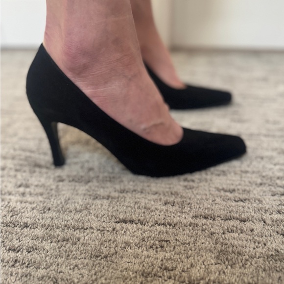 Charles Jourdan Vintage Black Suede Classic Black Pumps size 6.5